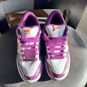 2011 Nike Dunk Low 6 Women's
Purple Orange Vintage 
Rare Excellent cond!!!